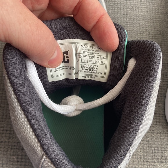 DC youth fabric hightop skate sneaker size 5 Spartan High TX SE - Picture 8 of 8